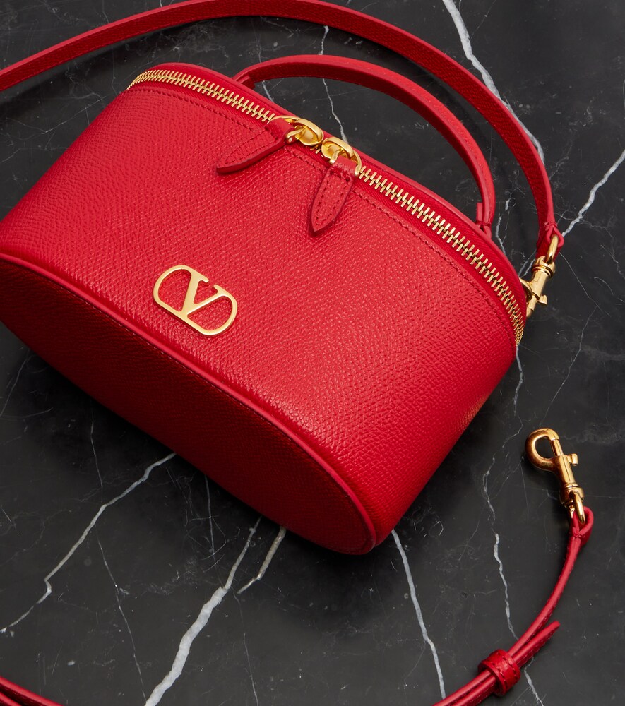  Valentino Garavani Valentino Garavani Vlogo Mini Leather Vanity Bag 