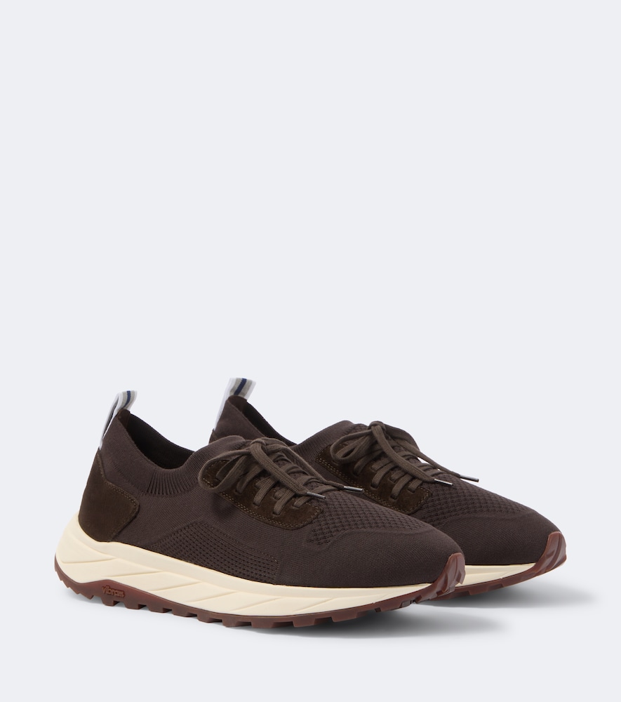Fedeli Baskets en daim 740 €