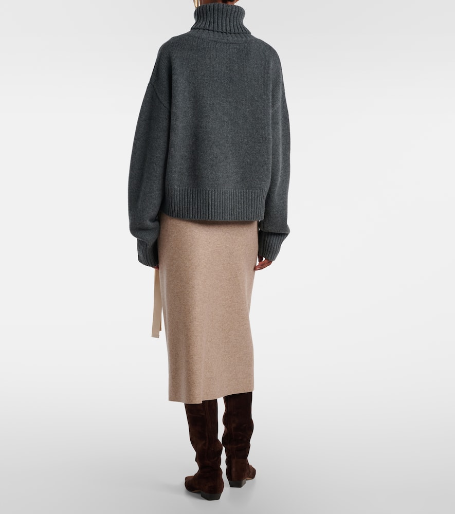 Extreme Cashmere N°434 Crop Xtra Turtleneck Sweater In Gray