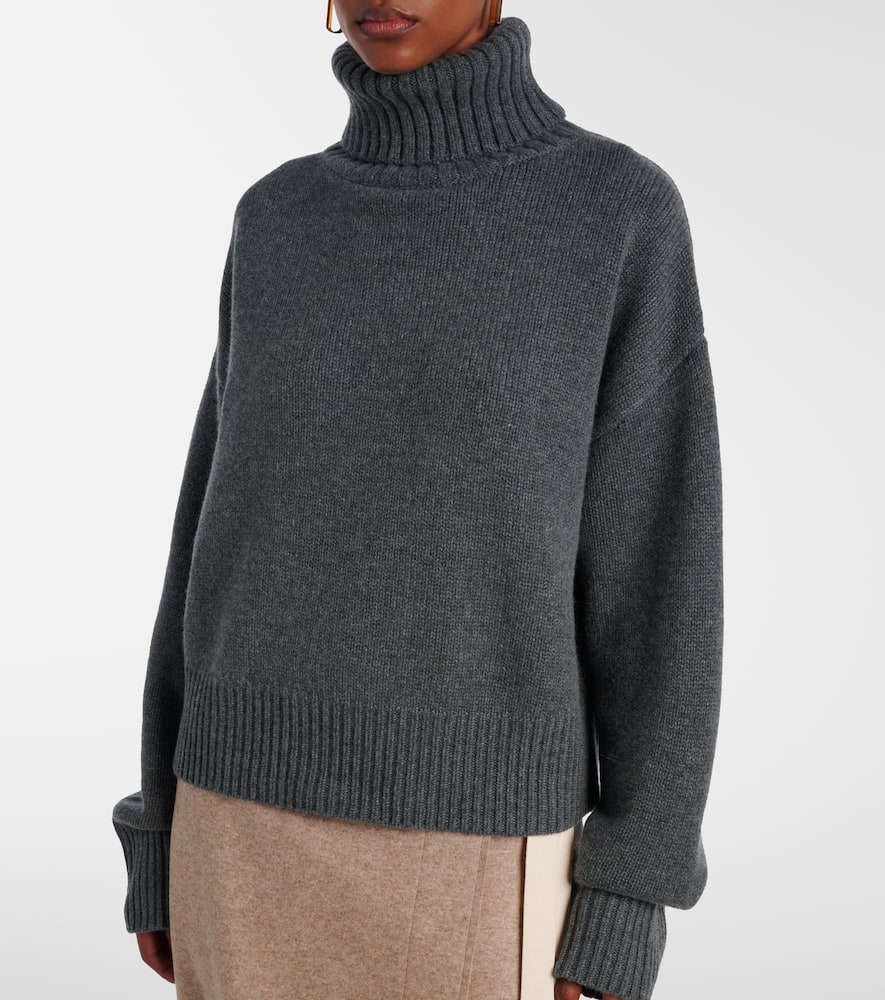 Extreme Cashmere N°434 Crop Xtra Turtleneck Sweater In Gray