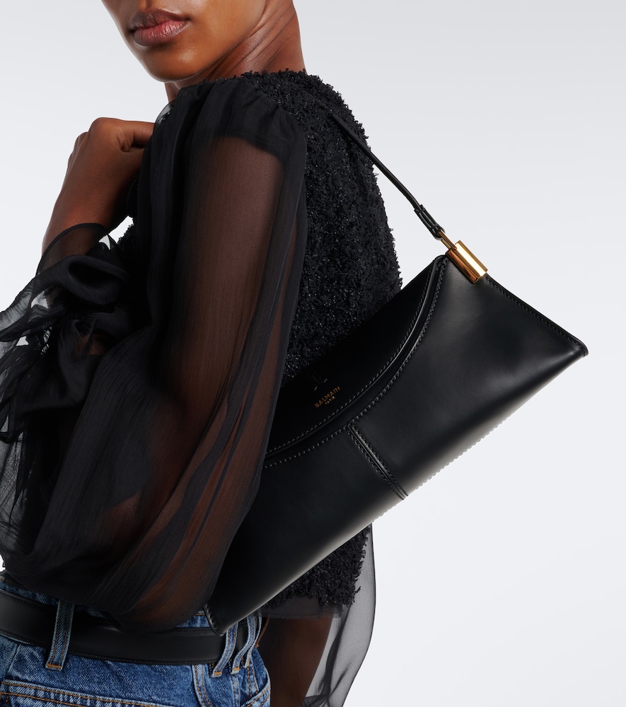 64-83 Small Shoulder Bag