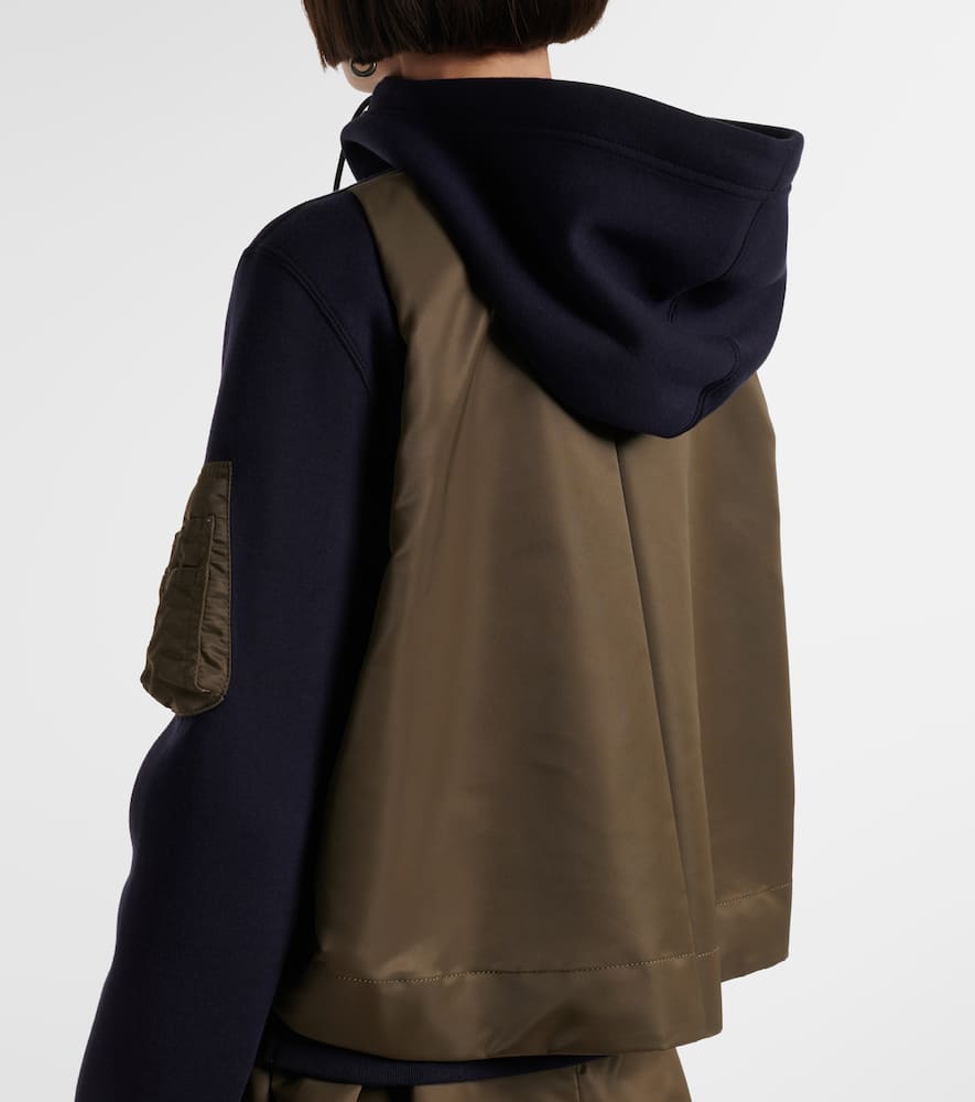 Sacai Paneled Hoodie In Blue