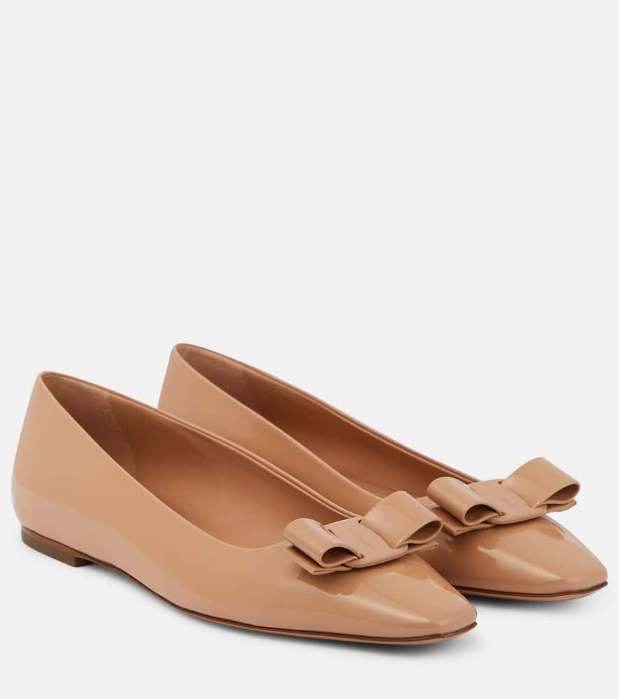 Vara Bow patent leather ballet flats