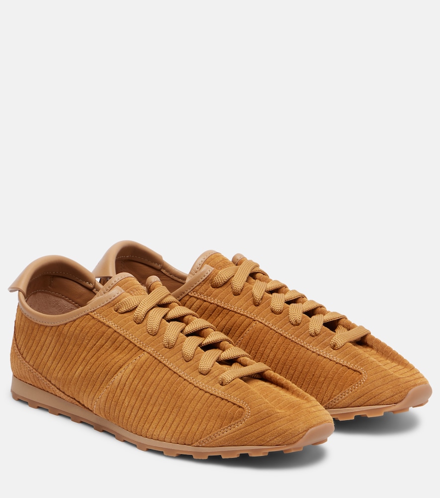 Jacquemus Baskets Tennis en daim 234 €
