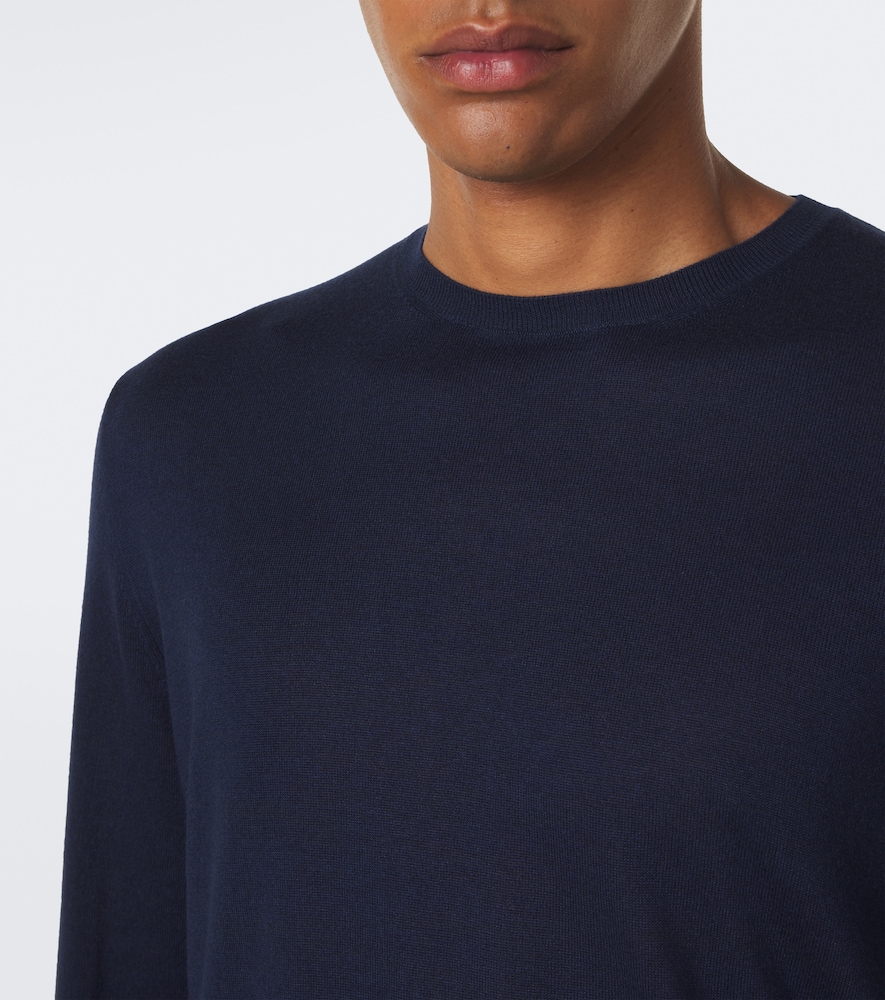 Cashmere And Sweater