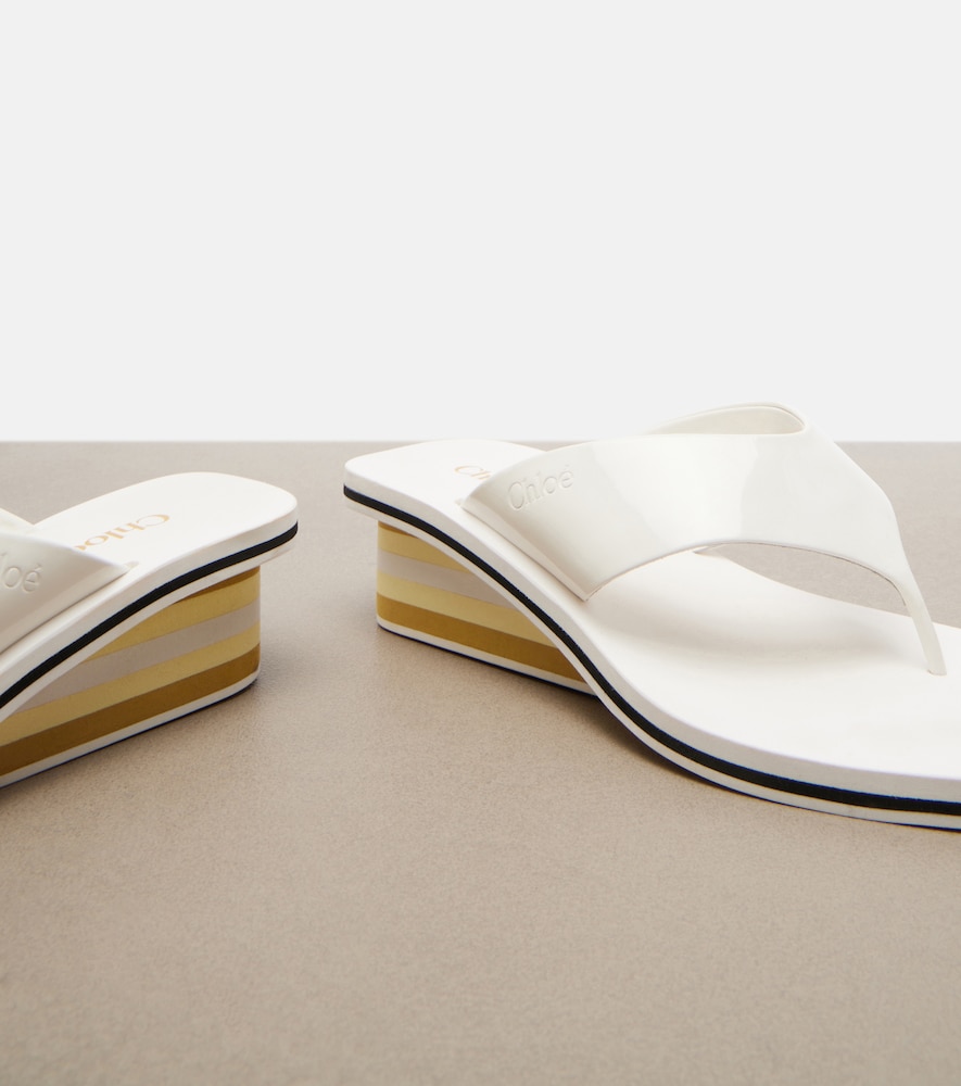 Chloé Swimming Cool Patent Leather Thong Sandals