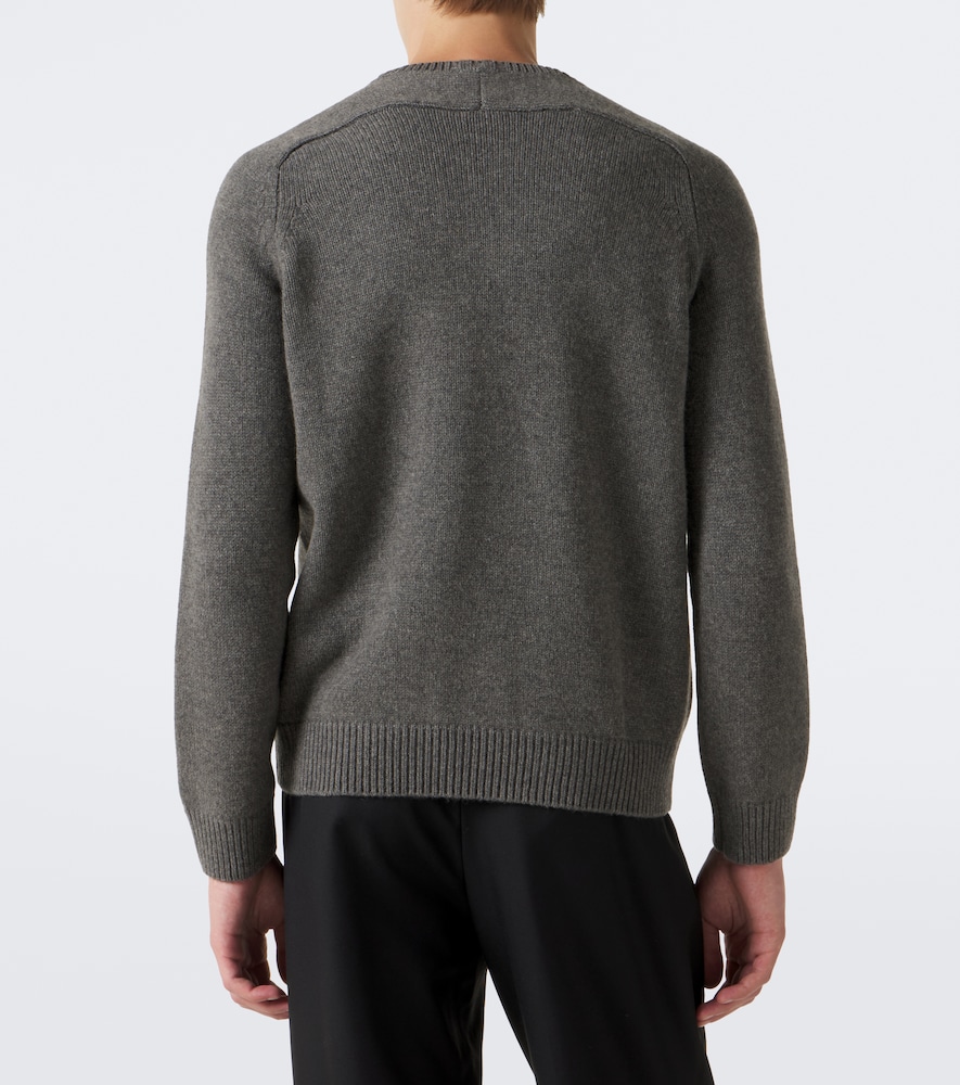 Cashmere And Sweater