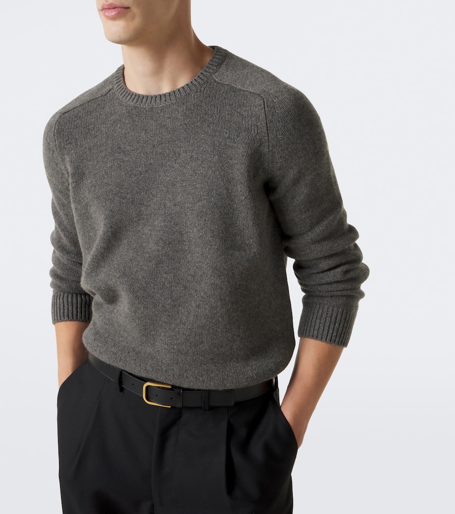 Cashmere And Sweater