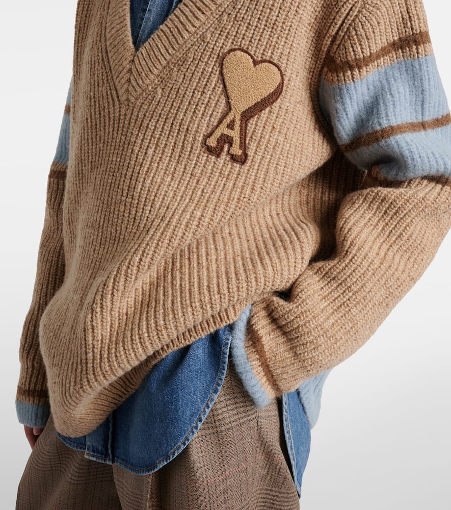 Ami Alexandre Mattiussi V-neck Cashmere Sweater With Embroidered Heart Detail In Brown