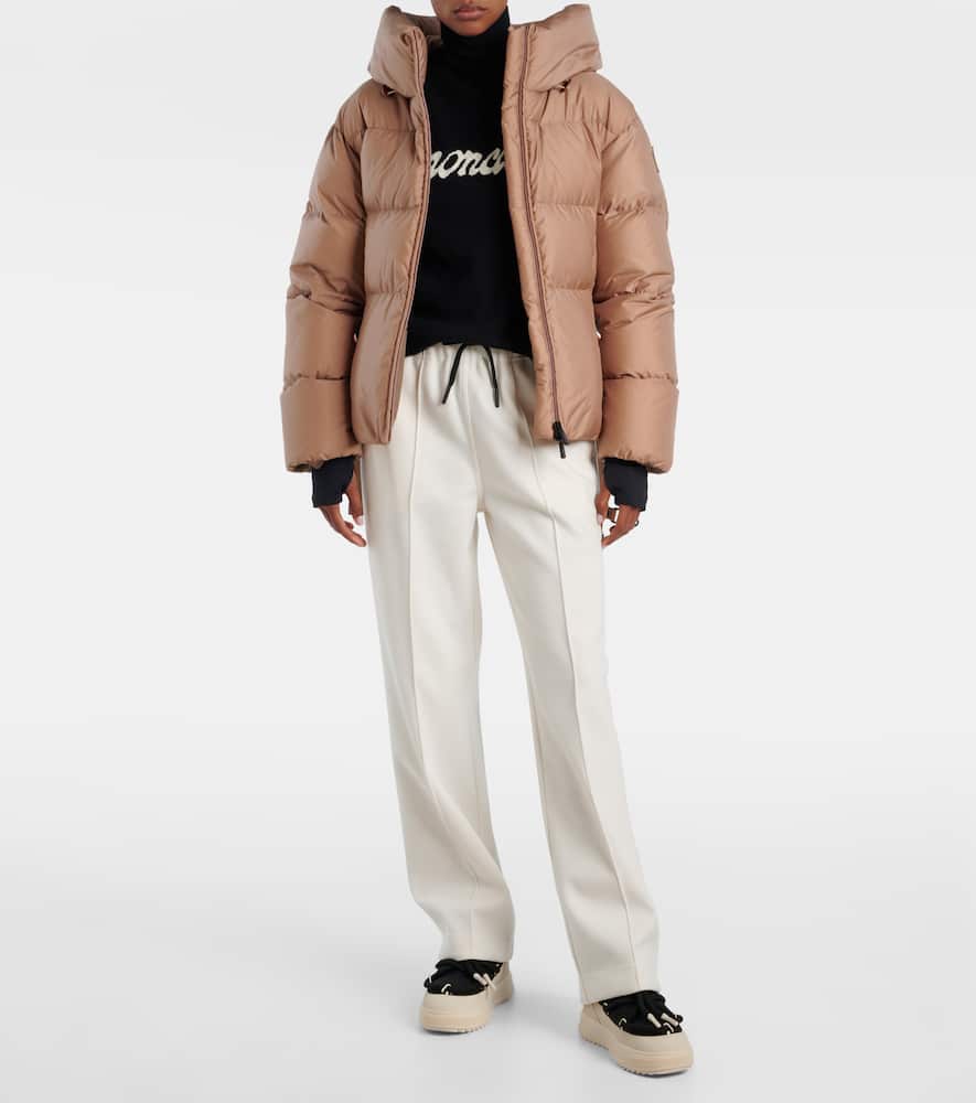 Moncler Nisene Short Down Jacket In Pink