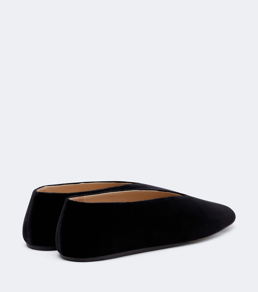 Le Monde Béryl Olympia Velvet Ballet Flats