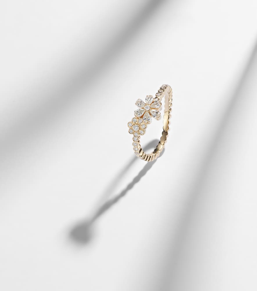 Sophie Bille Brahe Cosmos Fleur 18kt Gold Ring With Diamonds In Gold