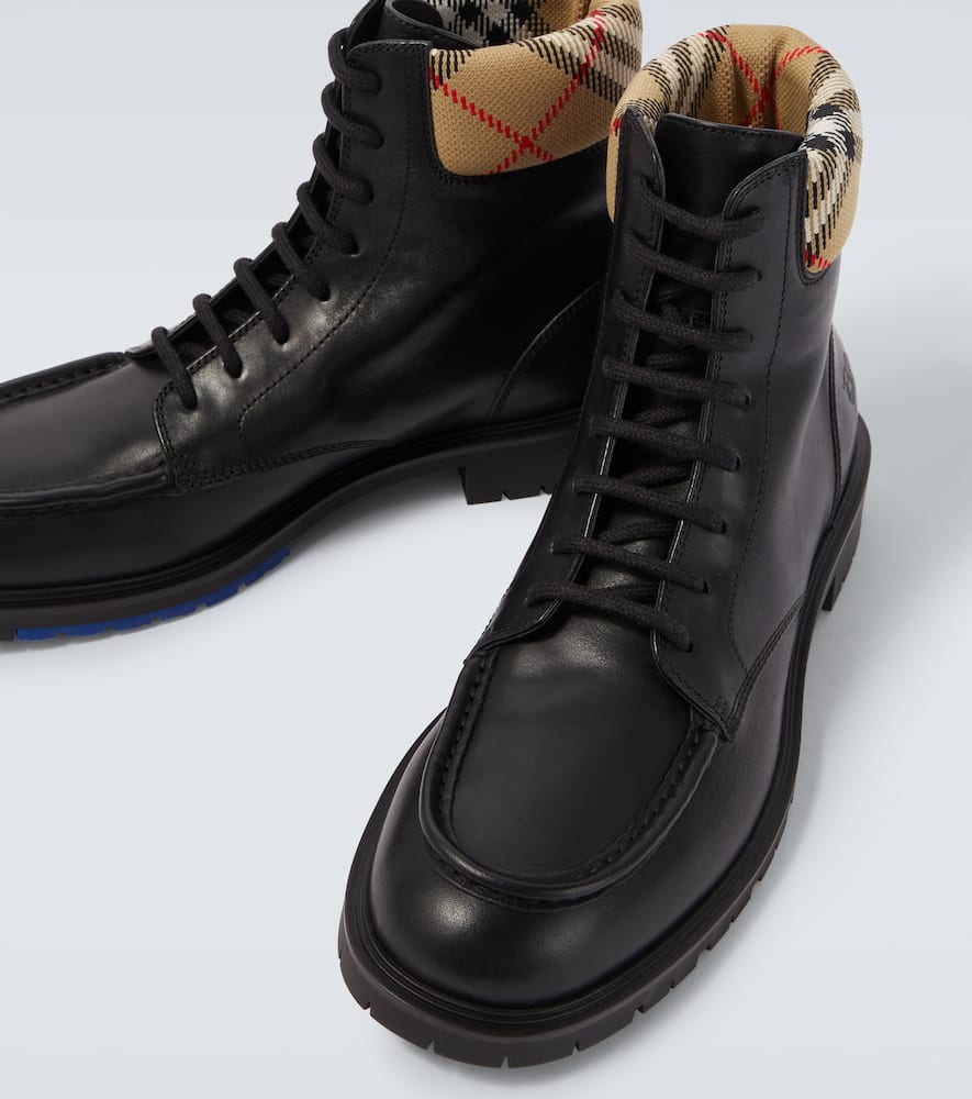 Burberry Leather Ankle Boots Round Toe In Black
