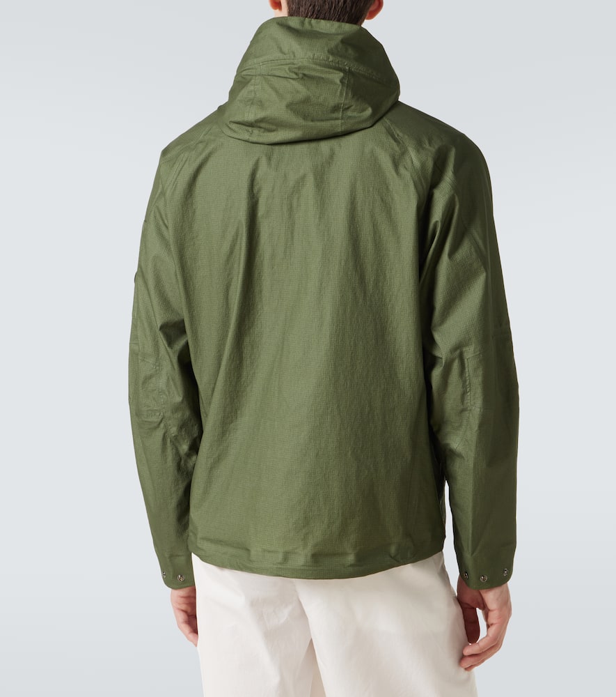 C.p. Company Logo-print Reversible Down Jacket In Grün
