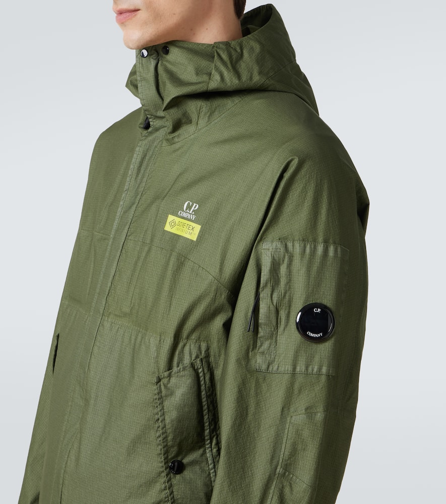 C.p. Company Logo-print Reversible Down Jacket In Grün