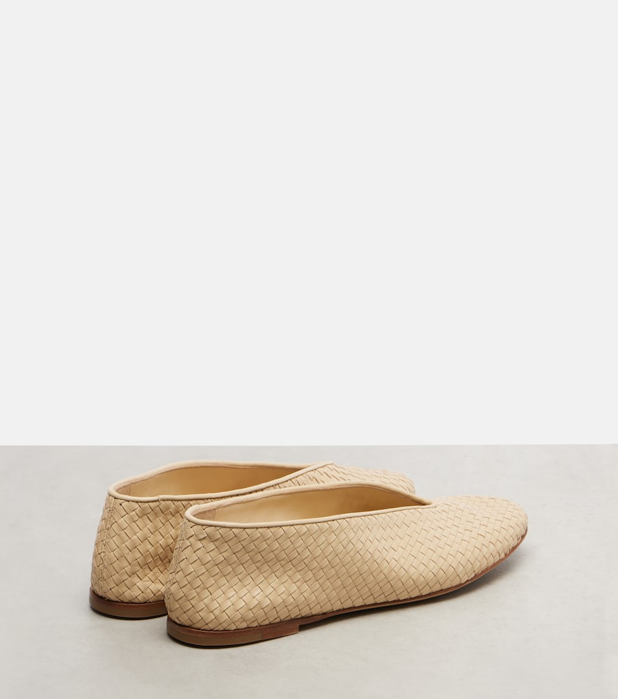 Bottega Veneta Rosa Intrecciato Leather Ballet Flats In Neutral