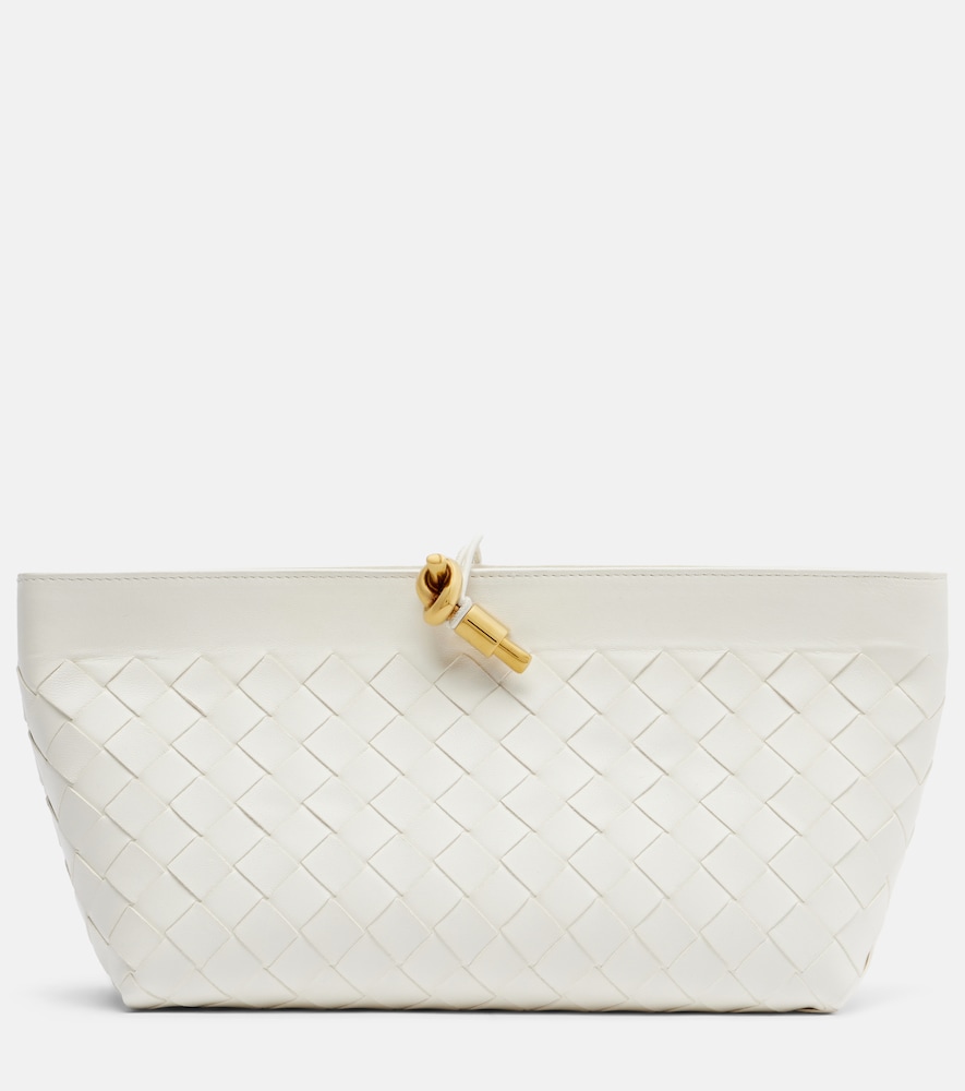 Bottega Veneta Pochette Andiamo Intrecciato Small en cuir 1500 €