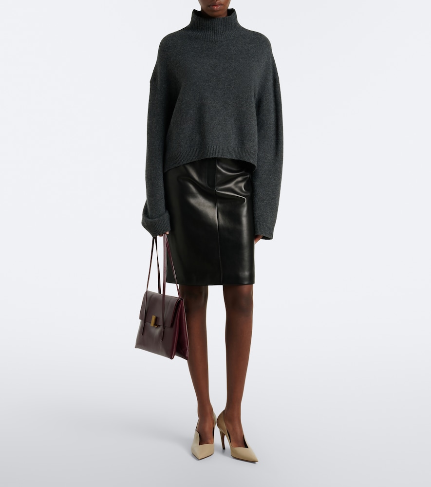 Soft Blake Medium Shoulder Bag