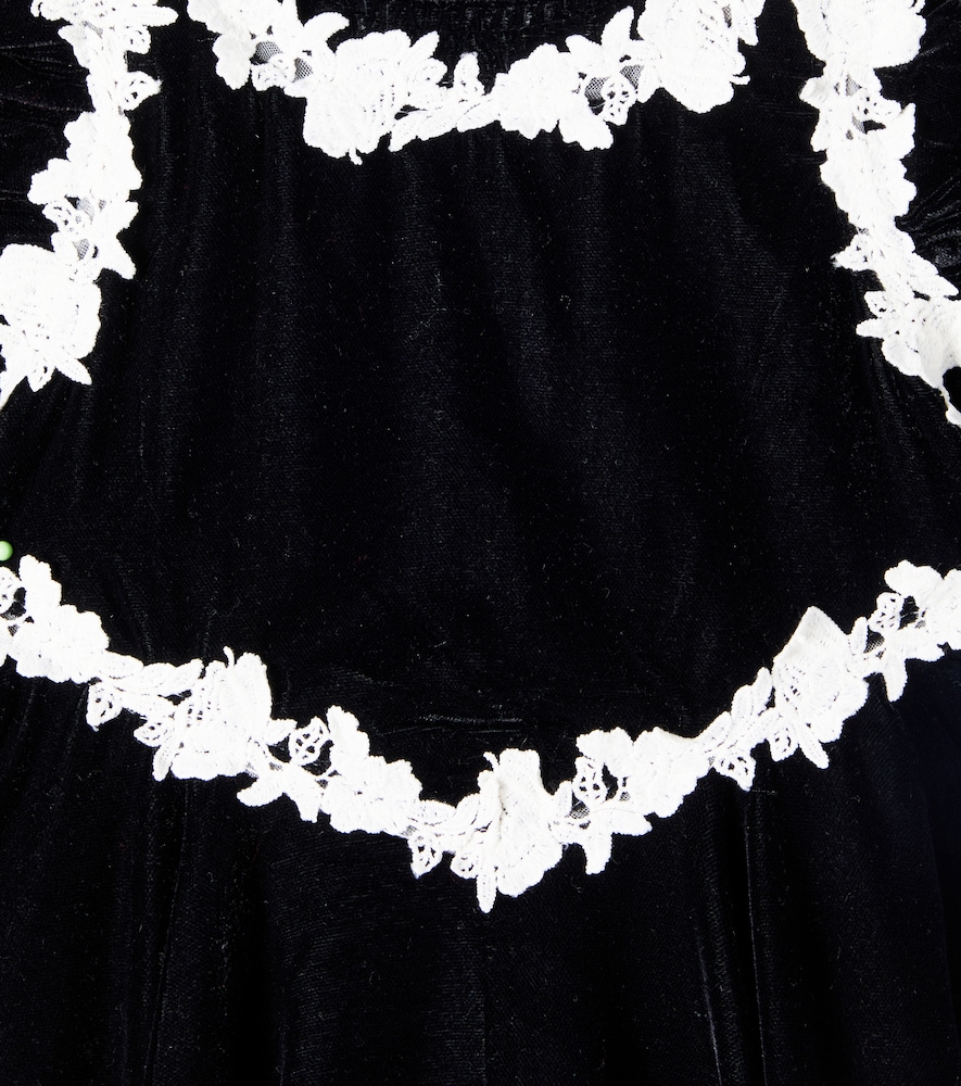  Petite Amalie Petite Amalie Kleid Aus Samt Mit Spitze 