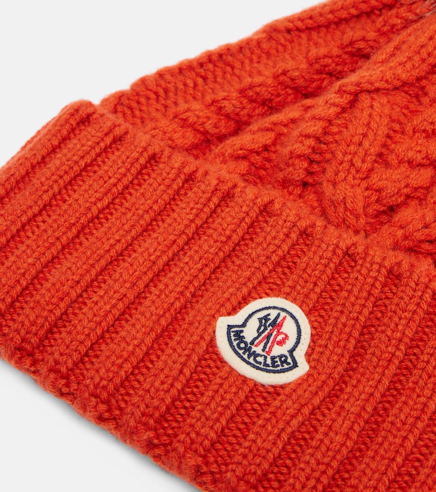 Moncler Cable-knit Cashmere And Wool-blend Beanie In Red