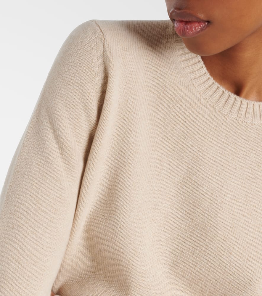 Shop Loro Piana Parksville Cashmere Sweater In Beige