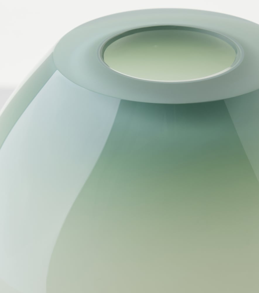  Alexa Lixfeld Alexa Lixfeld Vase Spin 