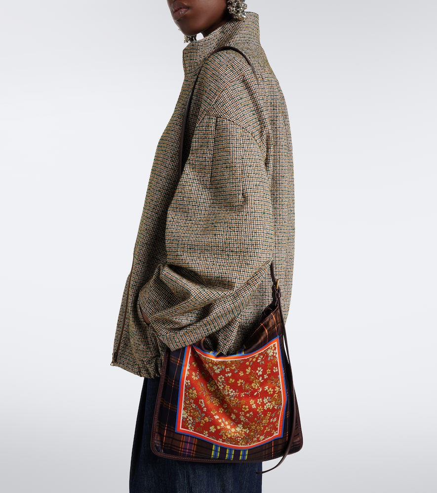 Medium Shoulder Bag