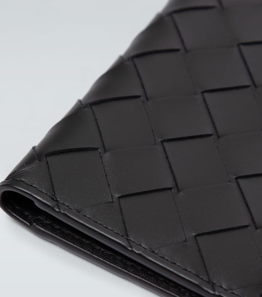 BOTTEGA VENETA FOLDED LEATHER CARDHOLDER