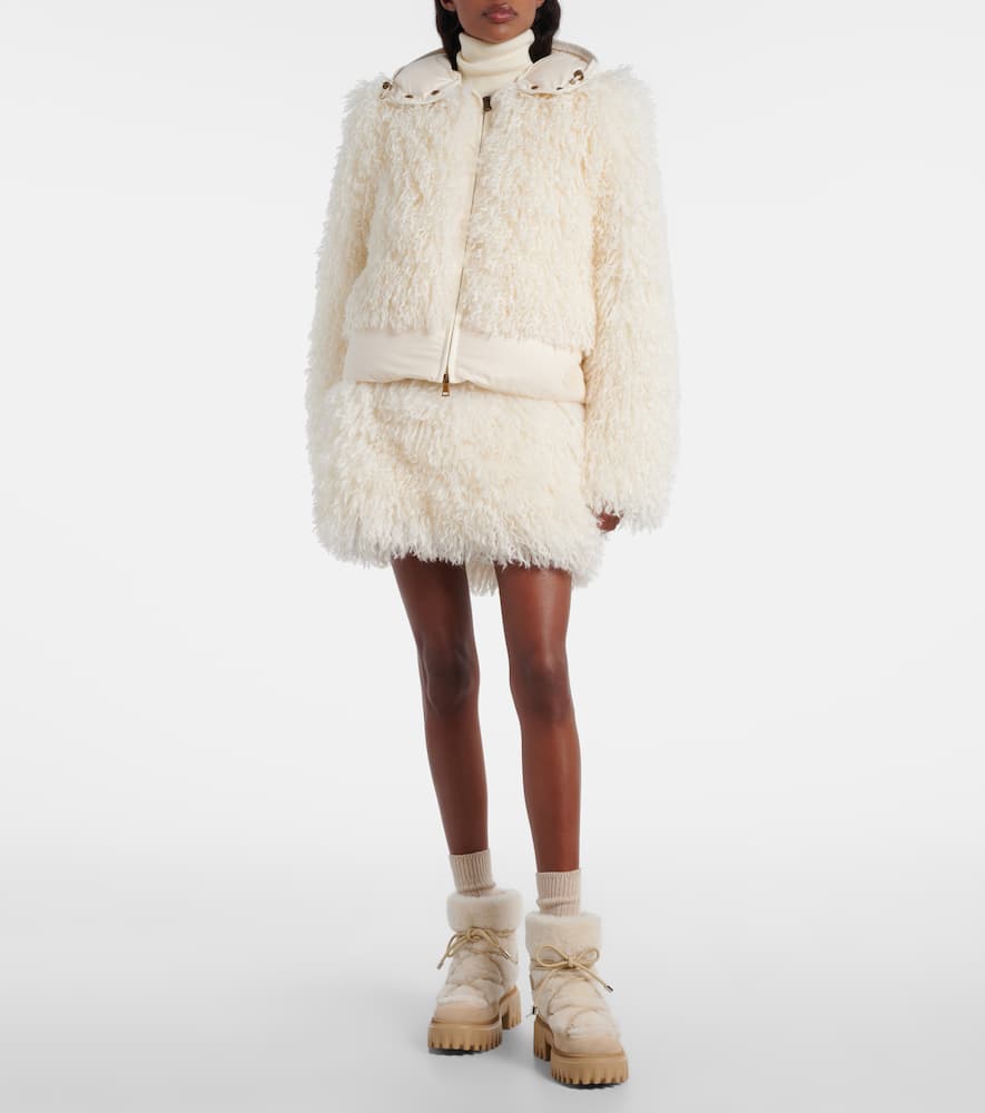 Moncler Vigiers Teddy Hooded Short Down Jacket In White