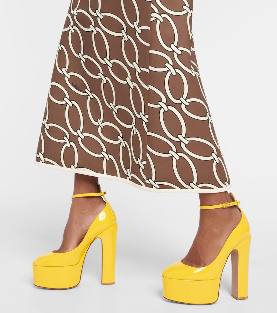 Valentino Tan-go 155 Patent Leather Platform Pumps In Yellow