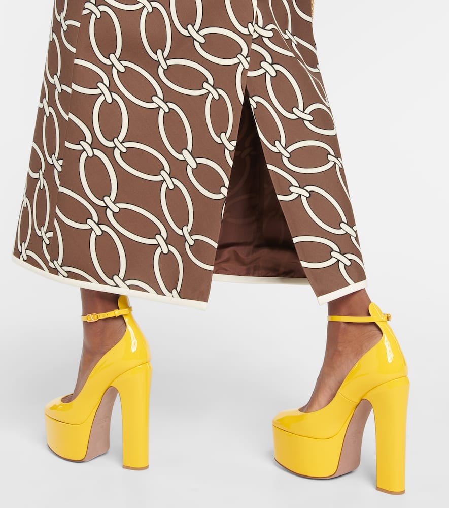 Valentino Tan-go 155 Patent Leather Platform Pumps In Yellow
