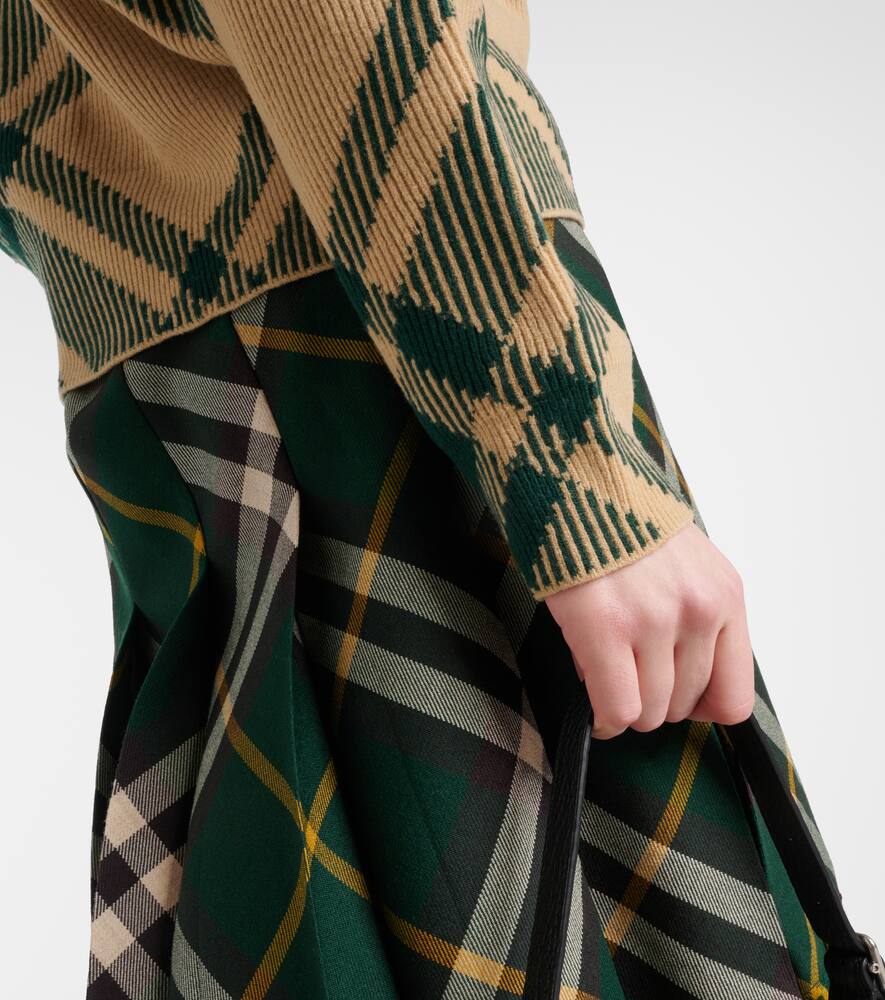 Burberry Check-pattern Wool-blend Cardigan In Flax Ip Check