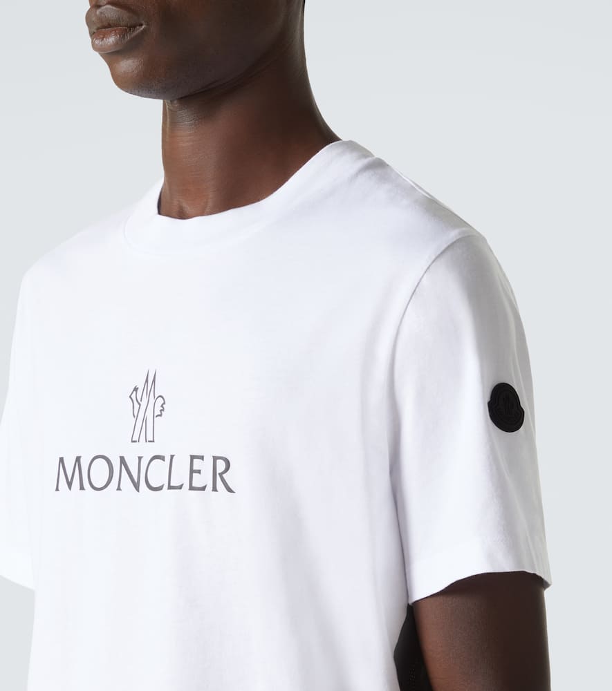 Moncler Logo Short-sleeved T-shirt In Brilliant White