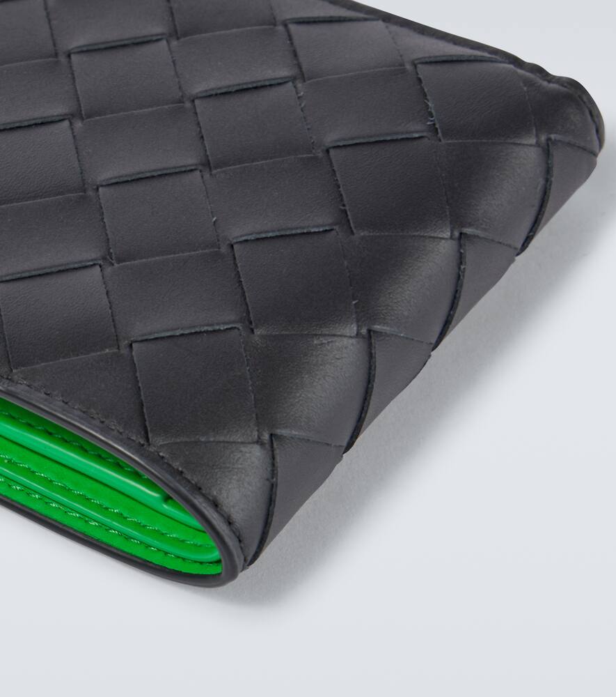 Bottega Veneta Intrecciato Leather Bifold Wallet In Schwarz