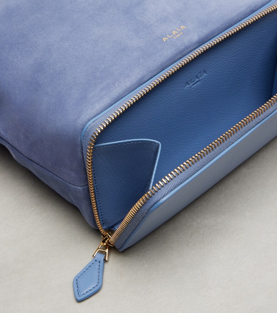 Alaia Alaïa Bucket Bag Le Pochon Aus Veloursleder 