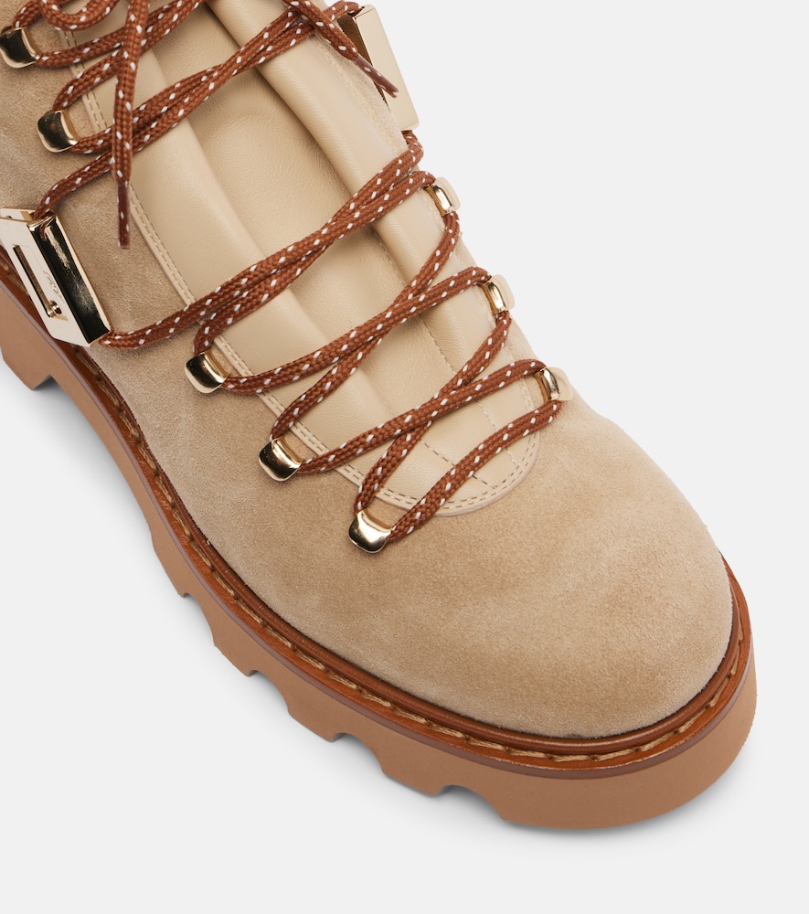  Roger Vivier Roger Vivier Viv' Rangers Suede Lace-up Boots 