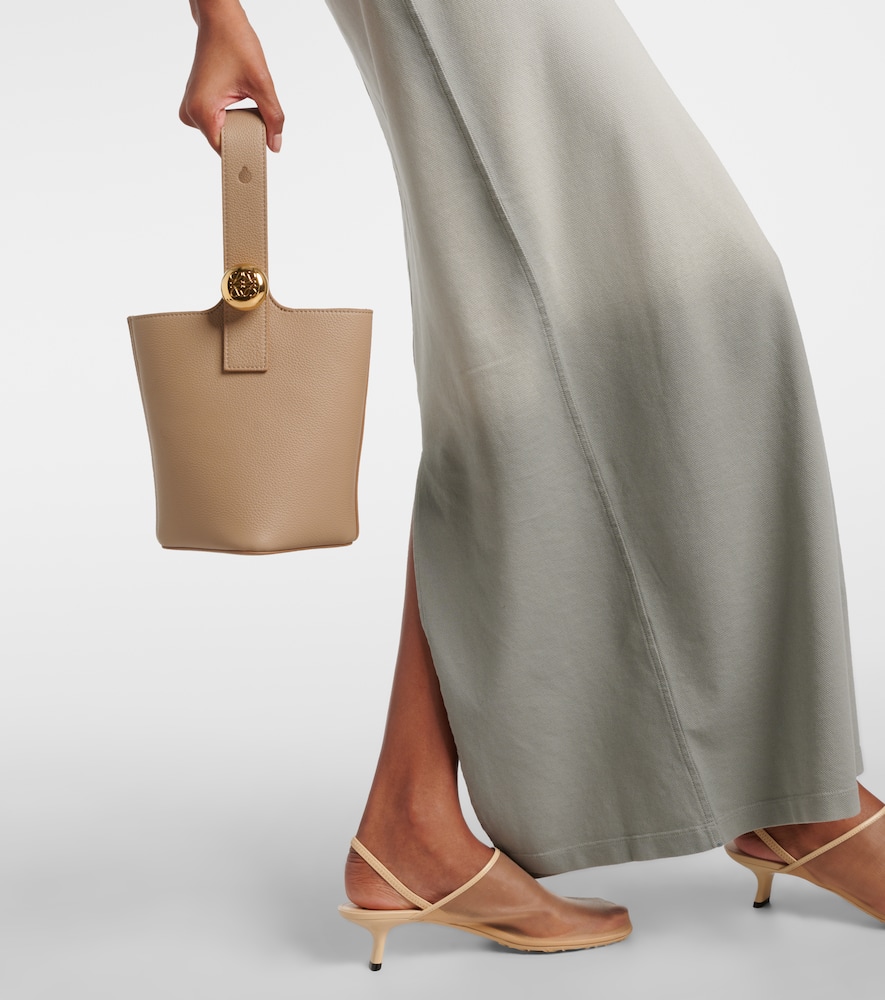 Loewe Pebble Bucket Medium In Beige