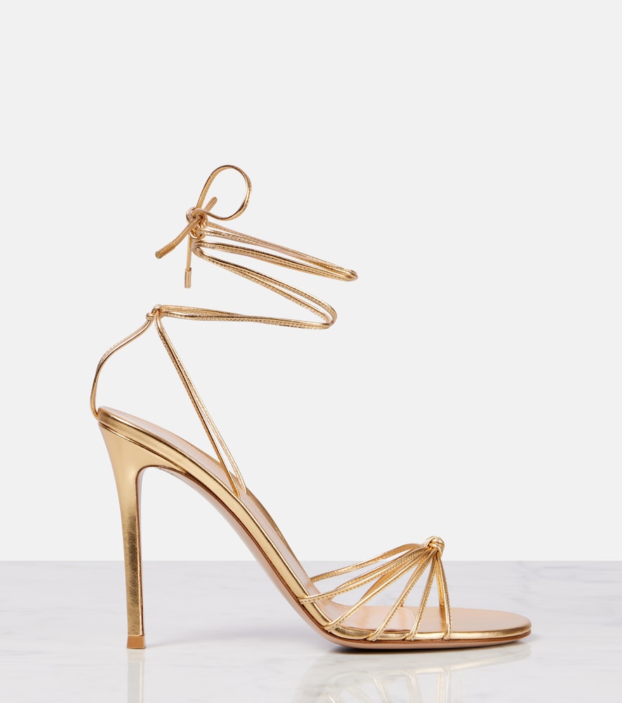 105 Sandals