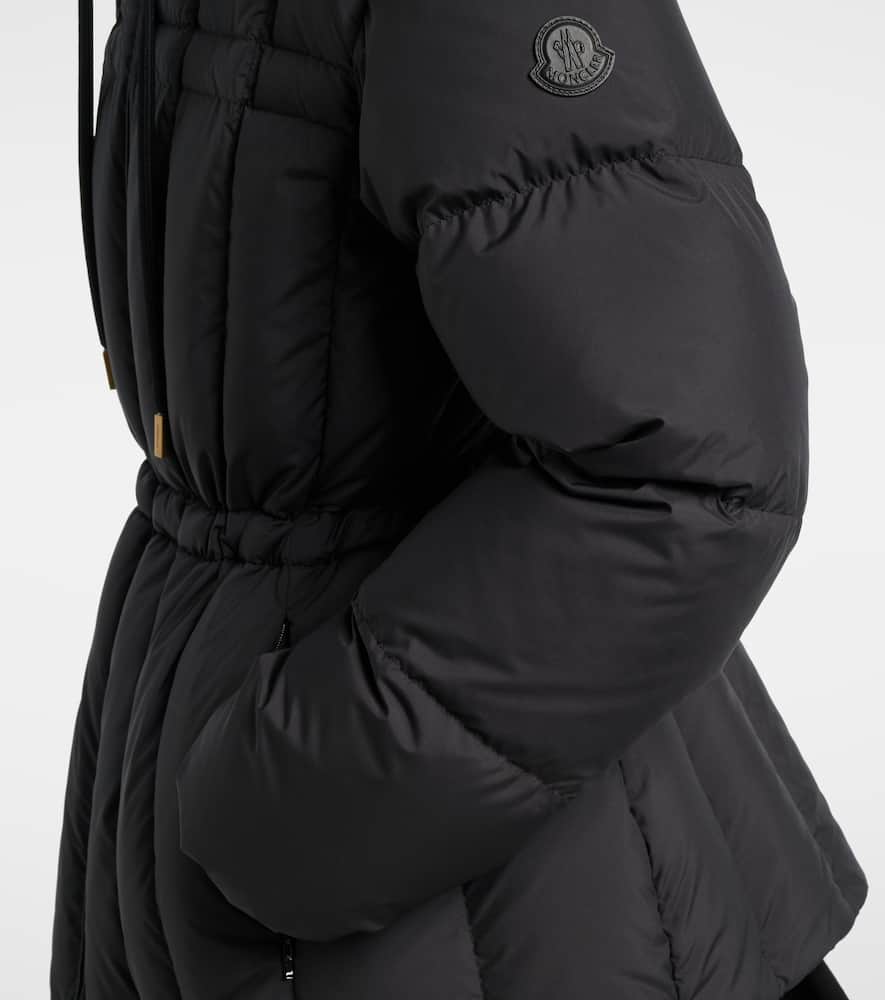 Moncler Estom Vertical-quilted Hooded Short Down Jacket In Black