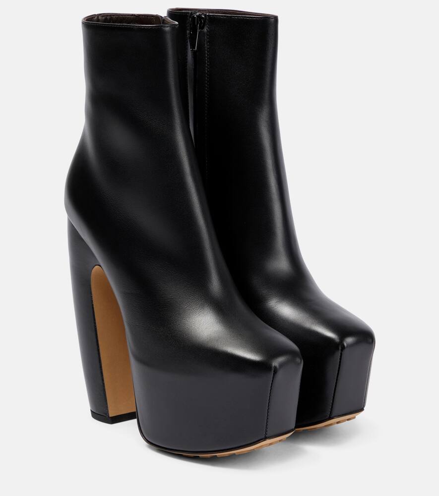 Bottega Veneta Leather Zip Platform Booties In Black