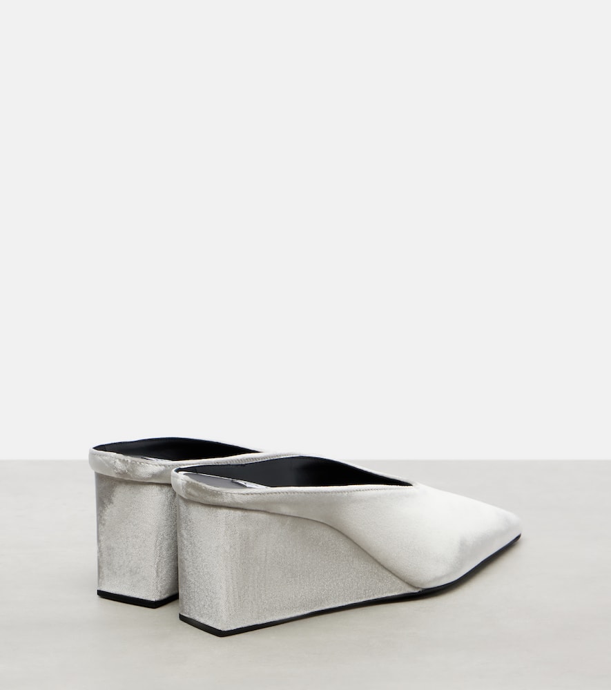 Alaïa Cube 75 Velvet Wedge Pumps In Gray