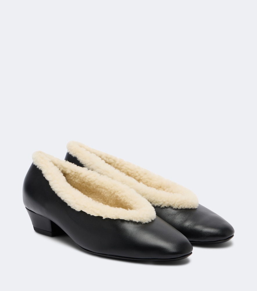 Pumps in pelle con shearling