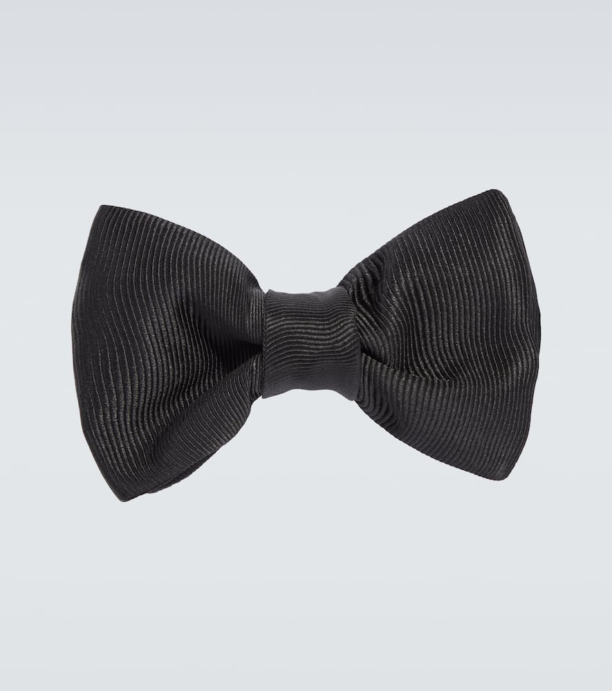 Silk bow tie