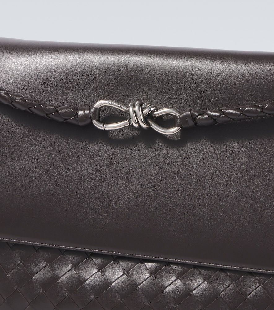 Andiamo Medium Leather Messenger Bag