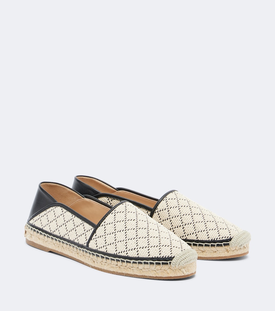 Manolo Blahnik Espadra Raffia-effect Espadrilles In Sand