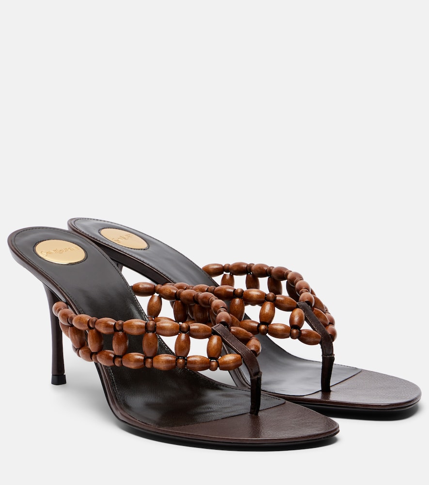 Verzierte Sandalen Zine