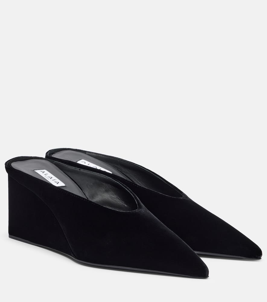 Alaïa Cube 75 Suede Wedge Mules In Black