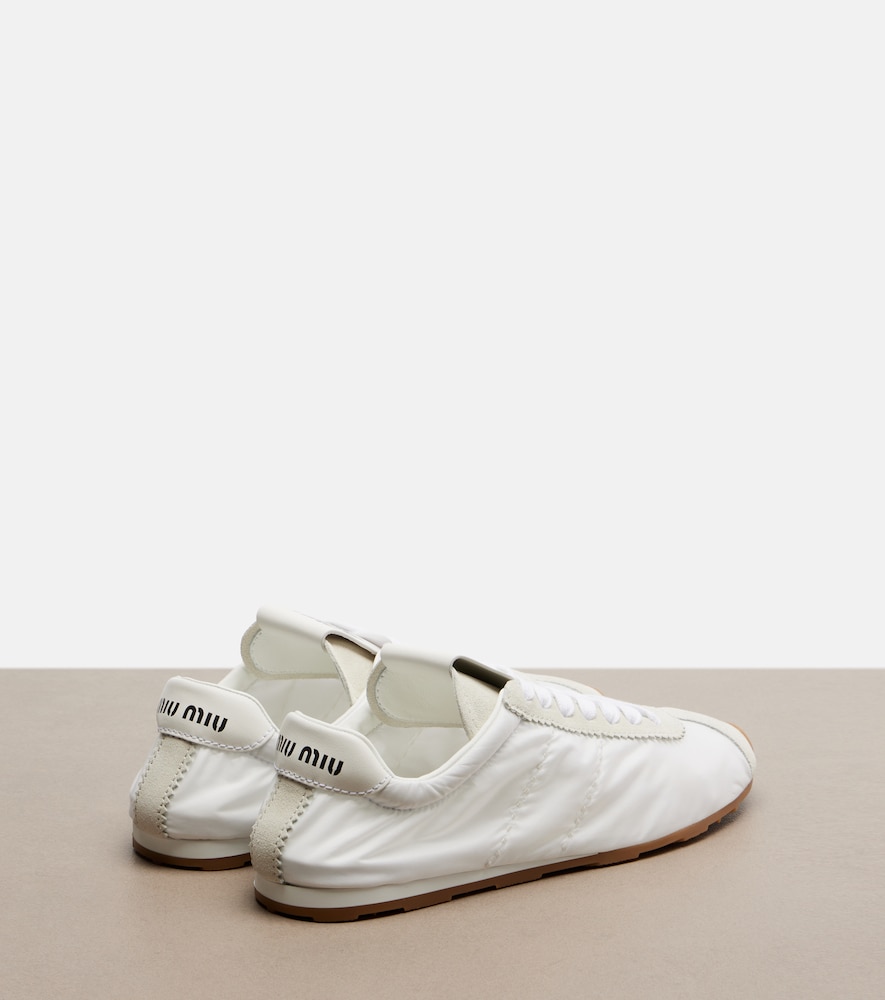  Miu Miu Miu Miu Sneakers Plume Mit Veloursleder 
