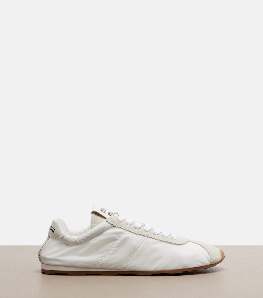  Miu Miu Miu Miu Sneakers Plume Mit Veloursleder 