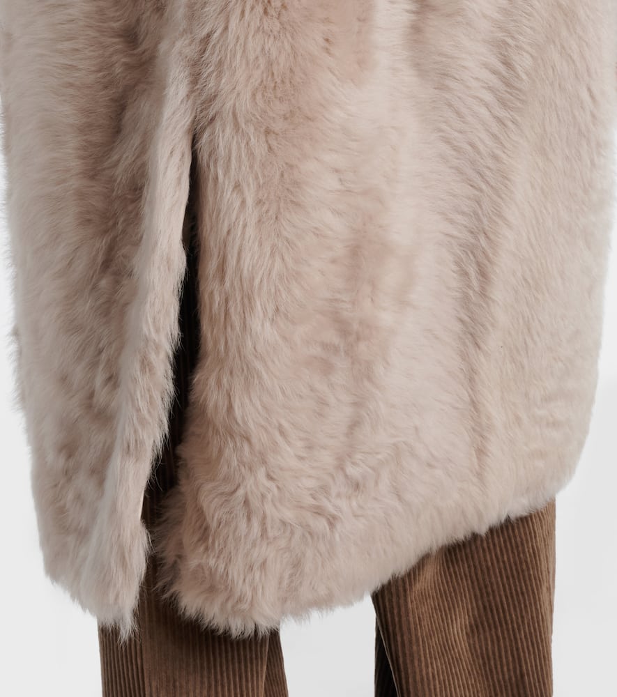 Brunello Cucinelli Double-breasted Shearling Coat In Neutral